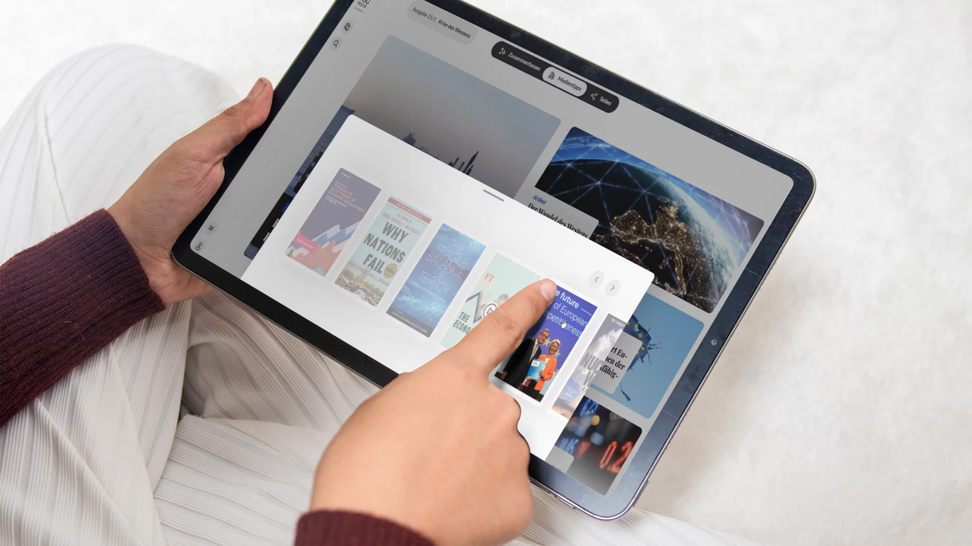 Auswahl der nützlichen Medientipps angezeigt auf einem Tablet auf der Plattform HSG Focus.